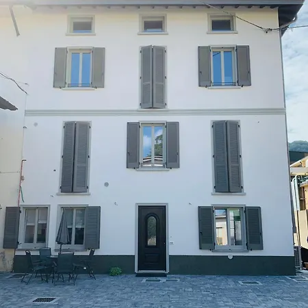 Spazio Perlasca 1 - * Cernobbio